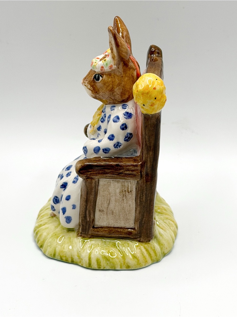 Royal Doulton Bunnykins Susan as Queen of the May Figurine DB83 1989 - Picture 2 of 5